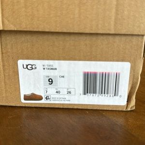 **New in box** UGG women’s Tasman color chestnut size 9